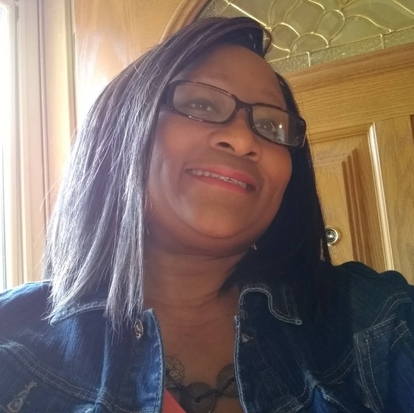 Meet your Posher, Elizabeth - Picture 6 of 9